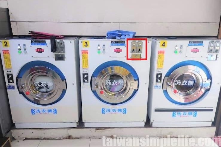 台湾のコインランドリーによくあるドラム式洗濯機